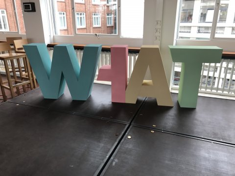 Gekleurde piepschuim letters