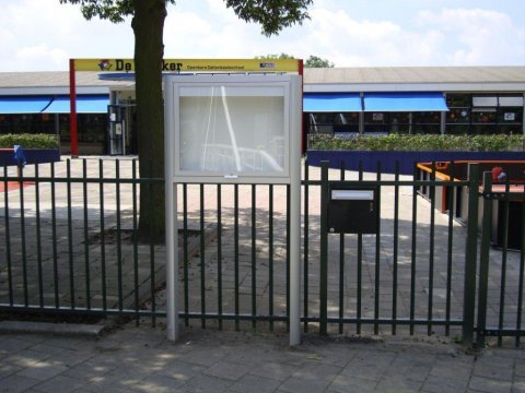 Vitrine vrijstaand